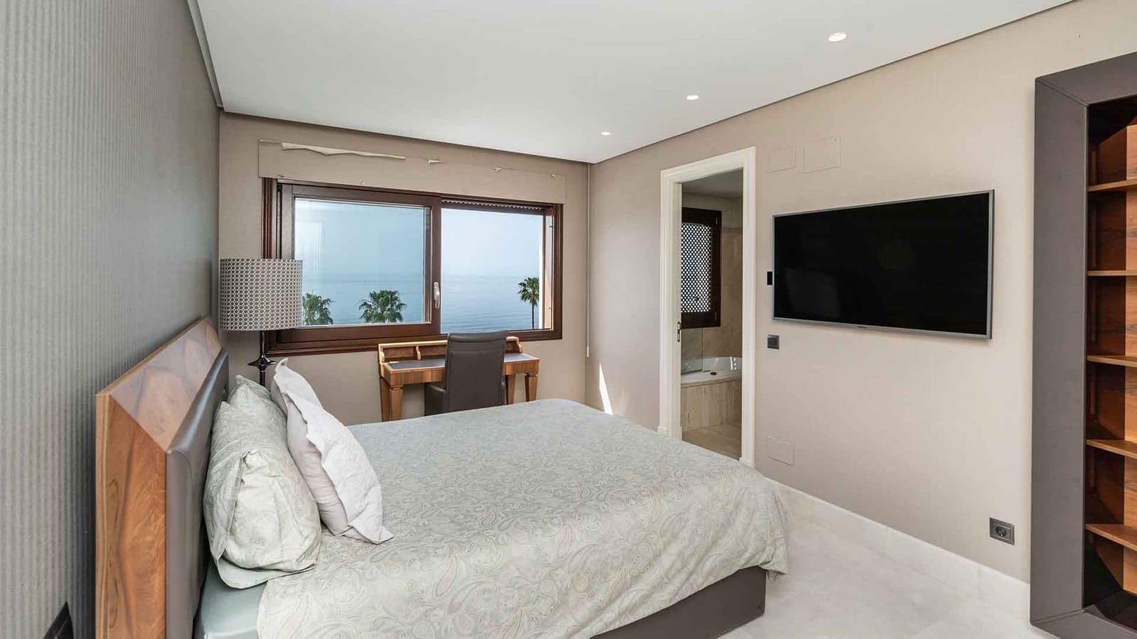 5 sypialnia Penthouse na sprzedaż w Estepona z basenem - 5 980 000 € (Ref: 8970490)