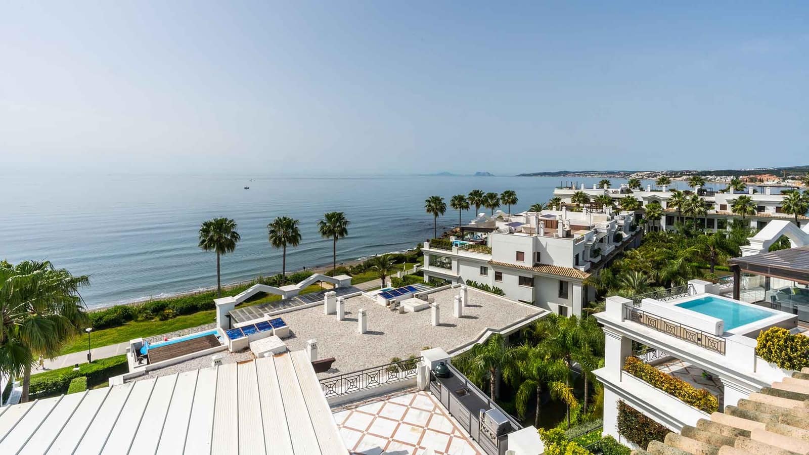5 sypialnia Penthouse na sprzedaż w Estepona z basenem - 5 980 000 € (Ref: 8970490)