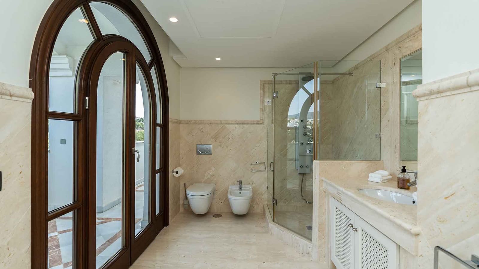 5 sypialnia Penthouse na sprzedaż w Estepona z basenem - 5 980 000 € (Ref: 8970490)