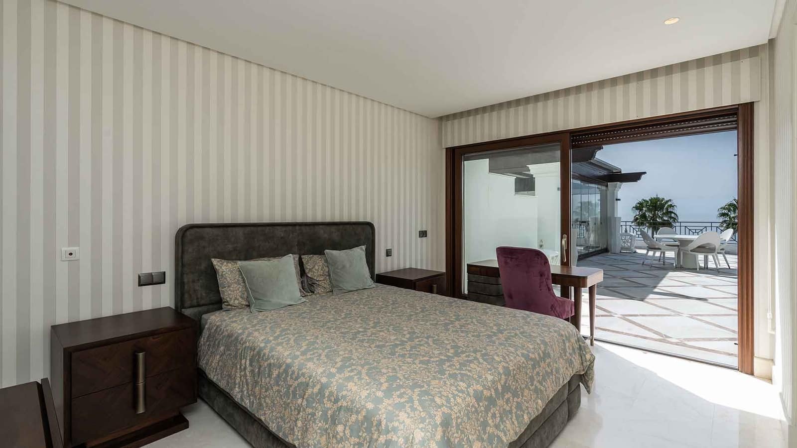 5 sypialnia Penthouse na sprzedaż w Estepona z basenem - 5 980 000 € (Ref: 8970490)