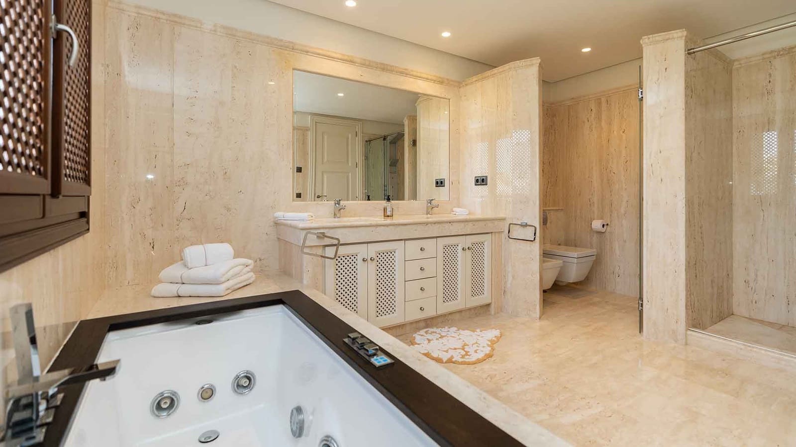 5 sypialnia Penthouse na sprzedaż w Estepona z basenem - 5 980 000 € (Ref: 8970490)