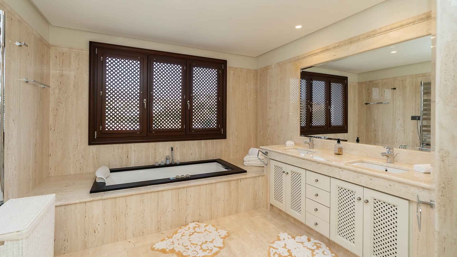 5 sypialnia Penthouse na sprzedaż w Estepona z basenem - 5 980 000 € (Ref: 8970490)