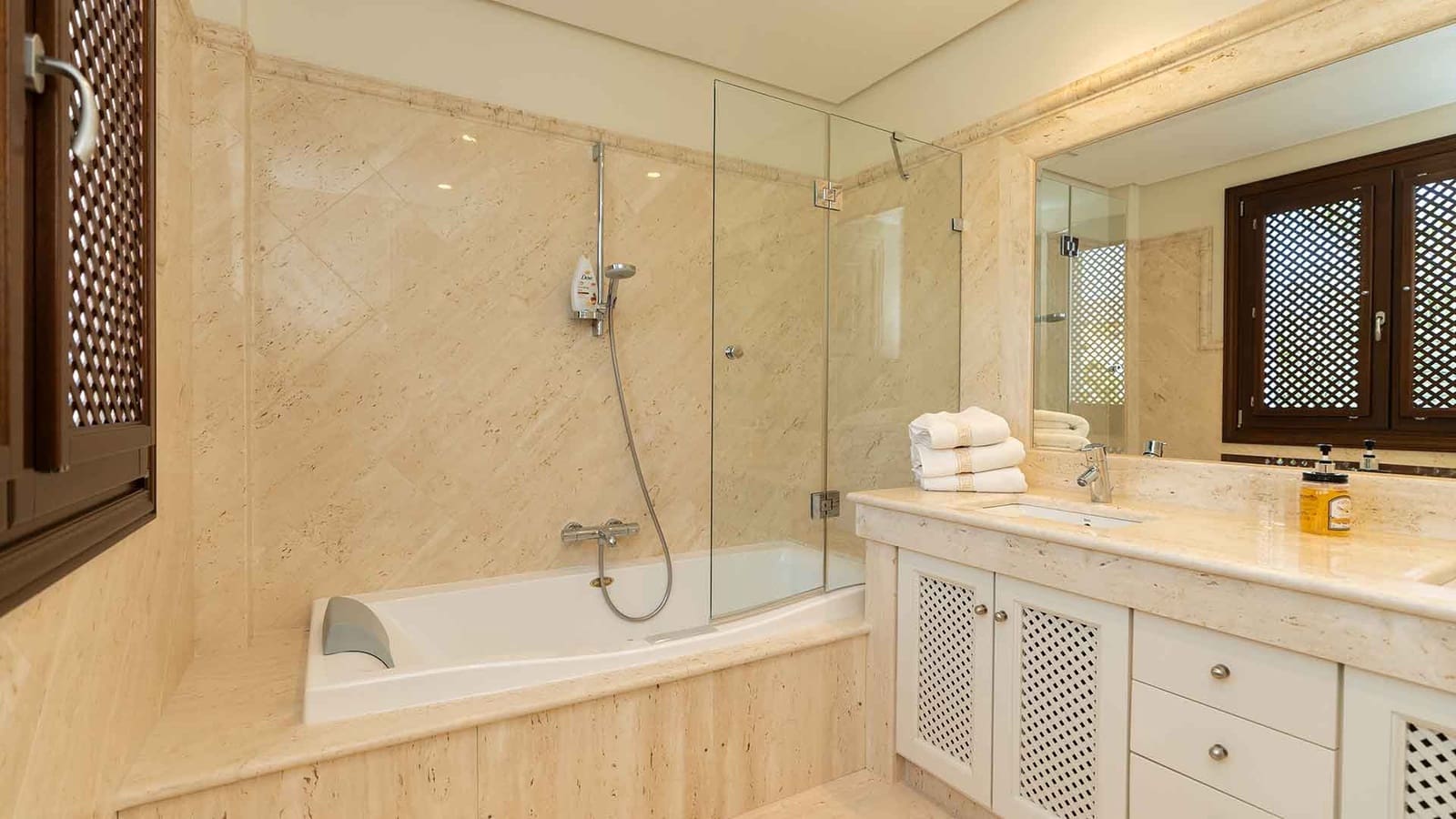 5 sypialnia Penthouse na sprzedaż w Estepona z basenem - 5 980 000 € (Ref: 8970490)