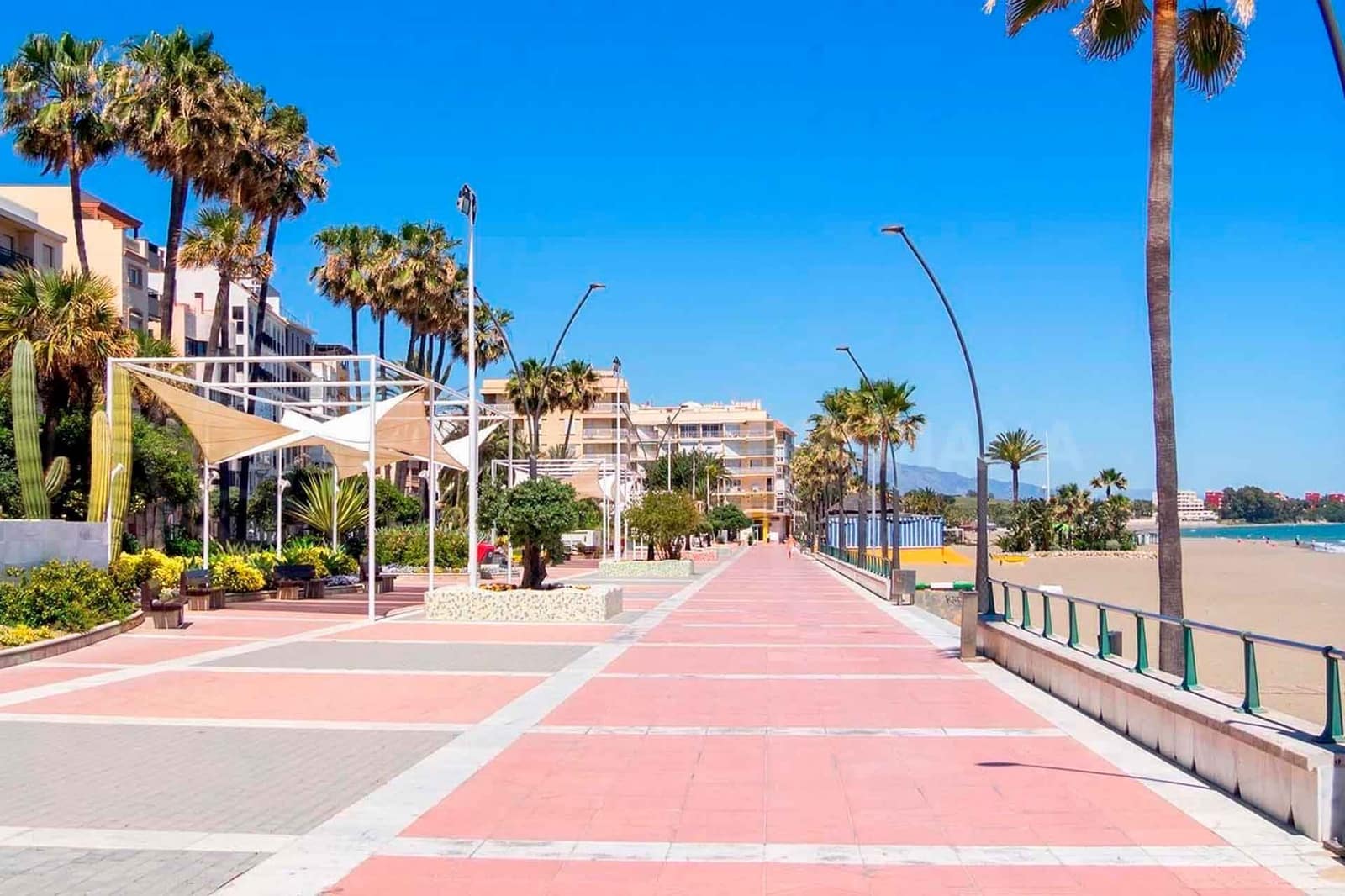 5 sypialnia Penthouse na sprzedaż w Estepona z basenem - 5 980 000 € (Ref: 8970490)