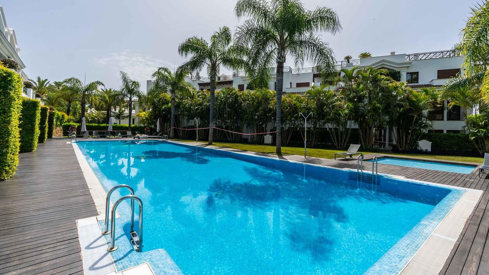 5 sypialnia Penthouse na sprzedaż w Estepona z basenem - 5 980 000 € (Ref: 8970490)