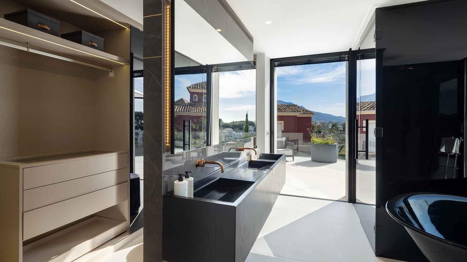 5 sovrum Villa till salu i Benahavis med pool - 5 895 000 € (Ref: 8980254)