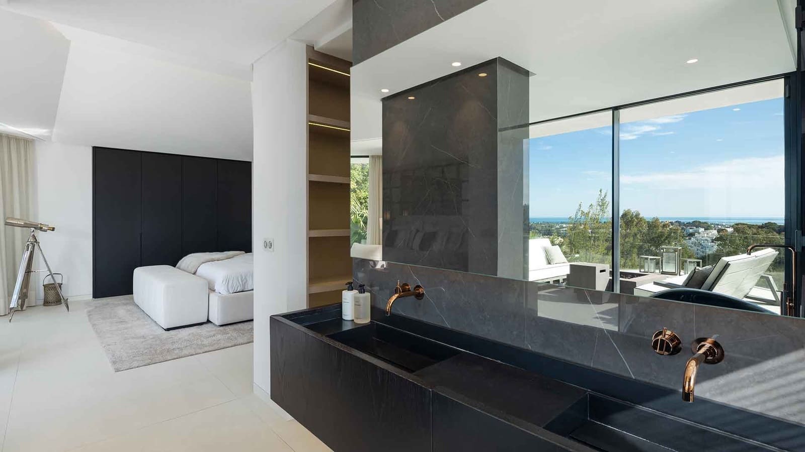 5 sovrum Villa till salu i Benahavis med pool - 5 895 000 € (Ref: 8980254)