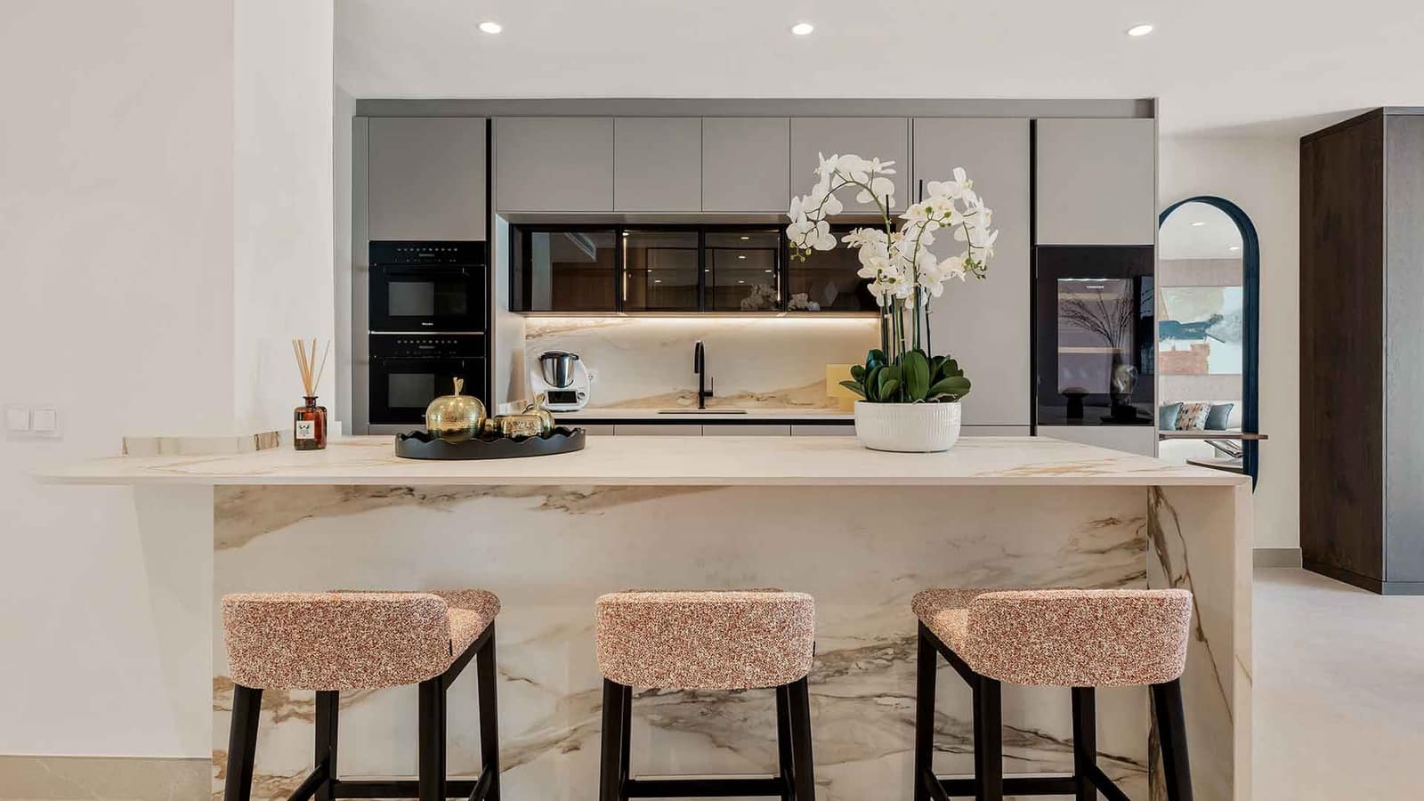 3 sovrum Lägenhet till salu i Los Monteros med pool - 2 250 000 € (Ref: 8980255)