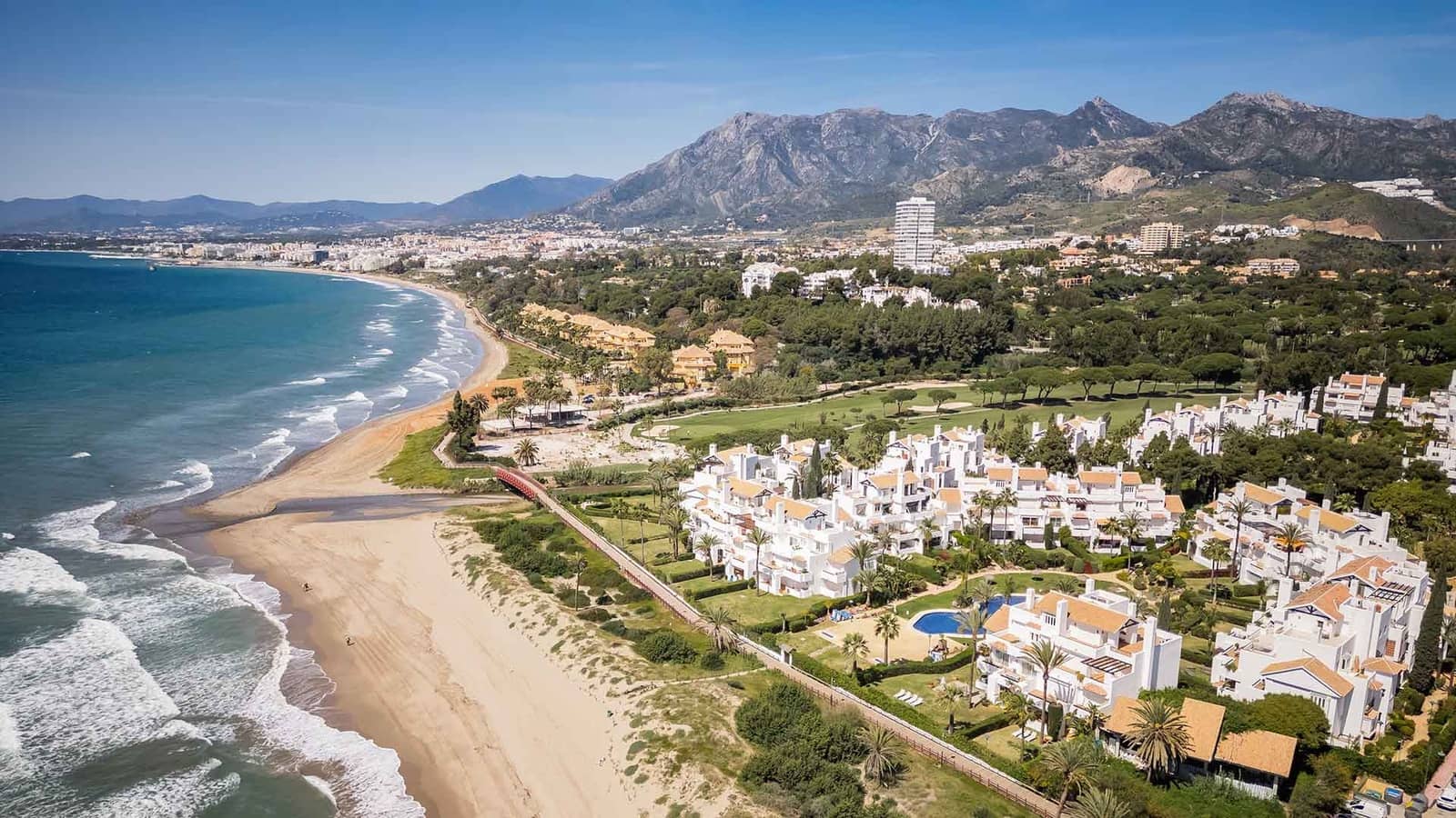 3 sovrum Lägenhet till salu i Los Monteros med pool - 2 250 000 € (Ref: 8980255)