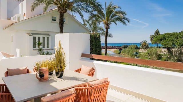 3 sovrum Lägenhet till salu i Los Monteros, Marbella med pool - 2 250 000 € (Ref: 8980255)