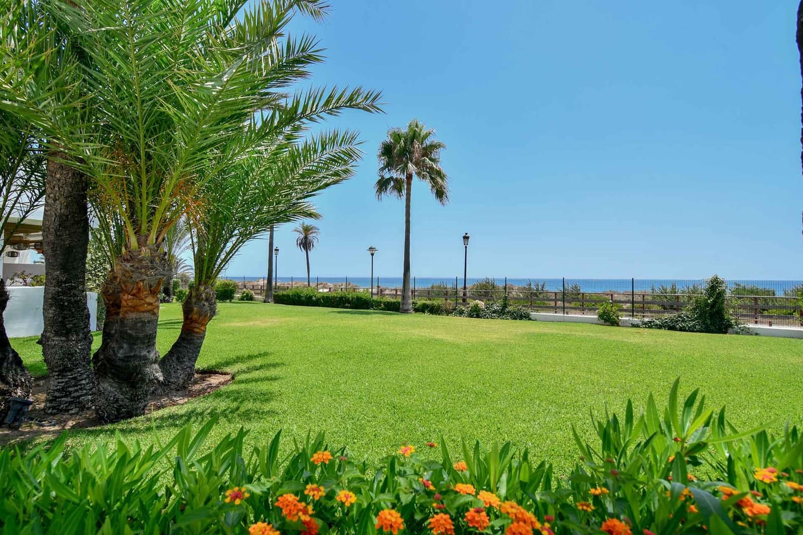 3 sypialnia Apartament na sprzedaż w Los Monteros z basenem - 2 450 000 € (Ref: 8982460)