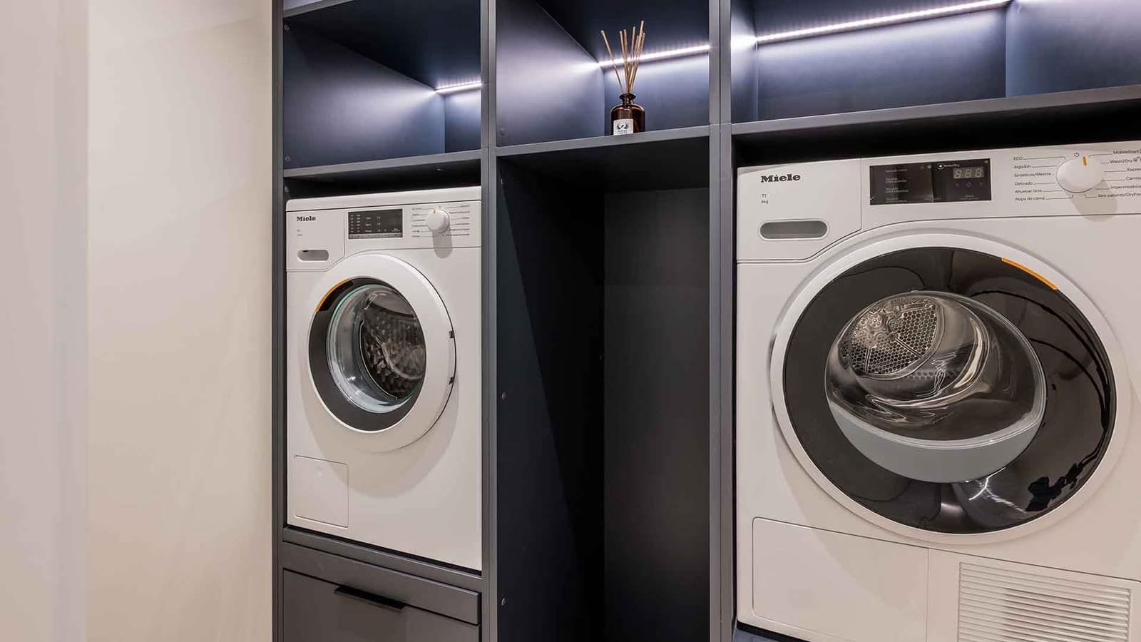 3 sypialnia Apartament na sprzedaż w Los Monteros z basenem - 2 450 000 € (Ref: 8982460)