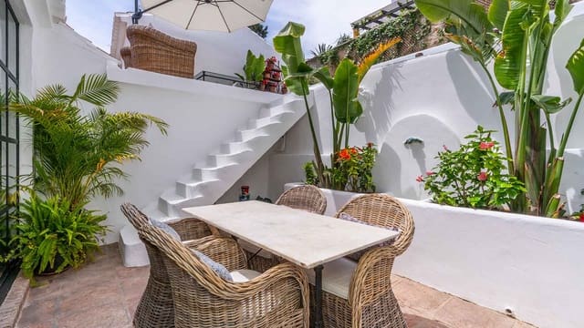 3 sypialnia Dom na sprzedaż w Lomas De Marbella, Marbella z basenem - 1 100 000 € (Ref: 8988318)