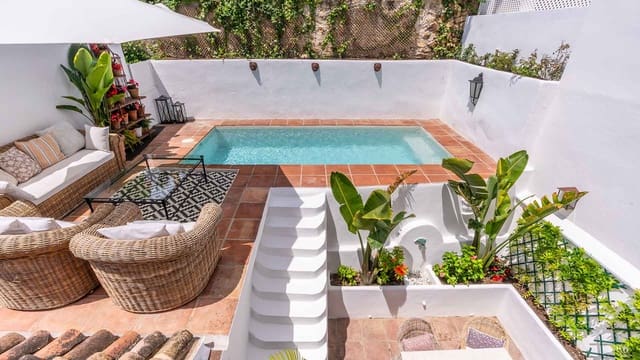 3 sypialnia Dom na sprzedaż w Lomas De Marbella, Marbella z basenem - 1 100 000 € (Ref: 8988318)