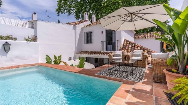 3 sypialnia Dom na sprzedaż w Lomas De Marbella, Marbella z basenem - 1 100 000 € (Ref: 8988318)