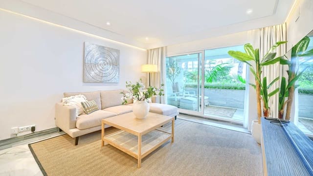 2 slaapkamer Appartement te koop in Playa Bajadilla - Puertos, Marbella met zwembad - € 995.000 (Ref: 8988319)