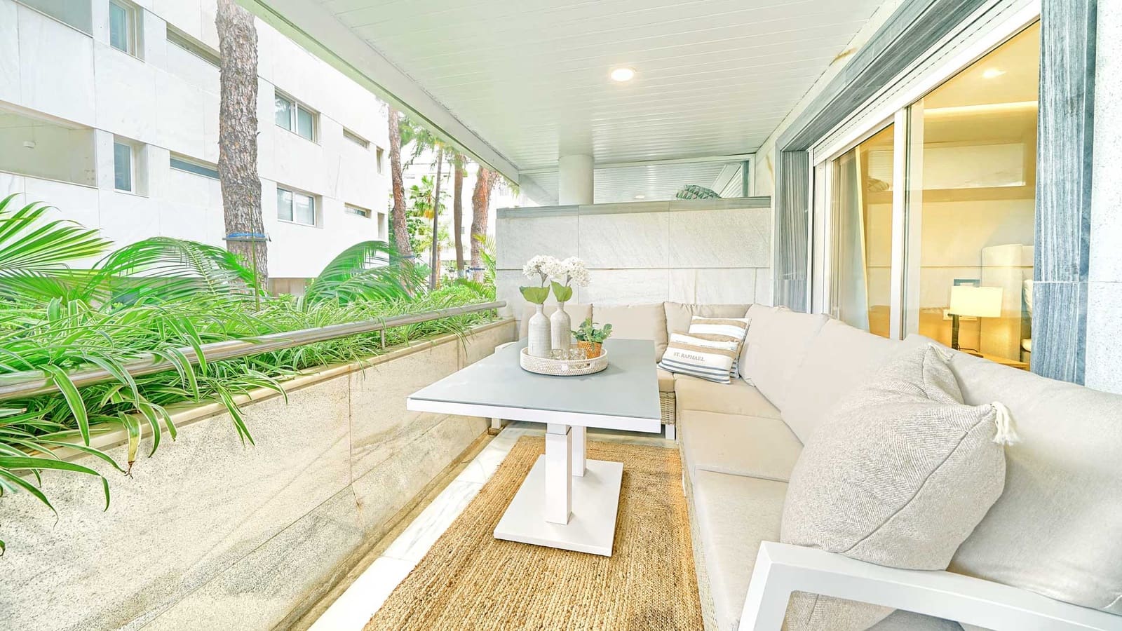 2 sypialnia Apartament na sprzedaż w Marbella z basenem - 995 000 € (Ref: 8988319)