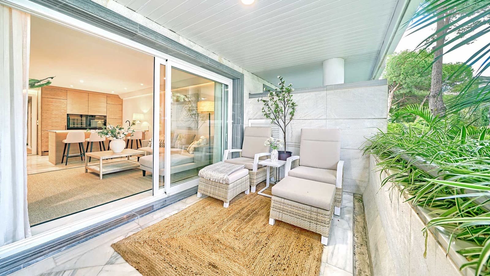 2 sypialnia Apartament na sprzedaż w Marbella z basenem - 995 000 € (Ref: 8988319)