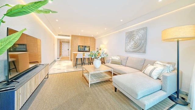 2 slaapkamer Appartement te koop in Playa Bajadilla - Puertos, Marbella met zwembad - € 995.000 (Ref: 8988319)