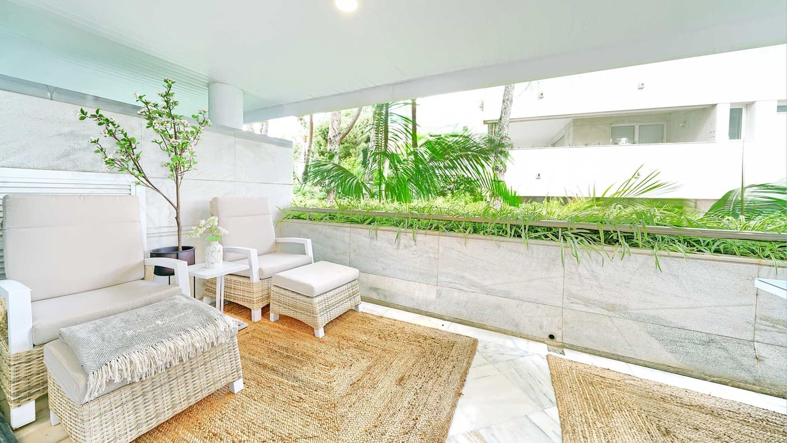 2 sypialnia Apartament na sprzedaż w Marbella z basenem - 995 000 € (Ref: 8988319)