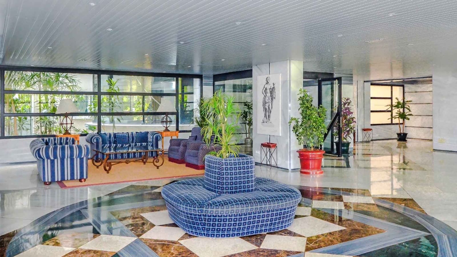 2 sypialnia Apartament na sprzedaż w Marbella z basenem - 995 000 € (Ref: 8988319)