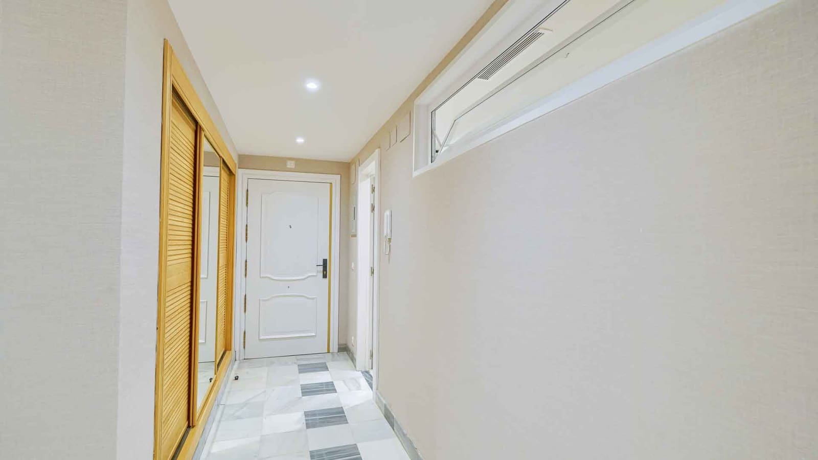 2 slaapkamer Appartement te koop in Marbella met zwembad - € 895.000 (Ref: 8988319)