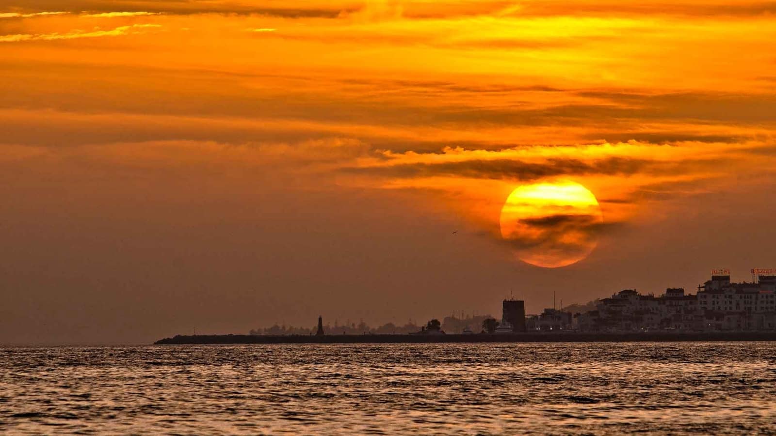 Leilighet til salgs i Monte Halcones med svømmebasseng - € 1 295 000 (Ref: 8993890)