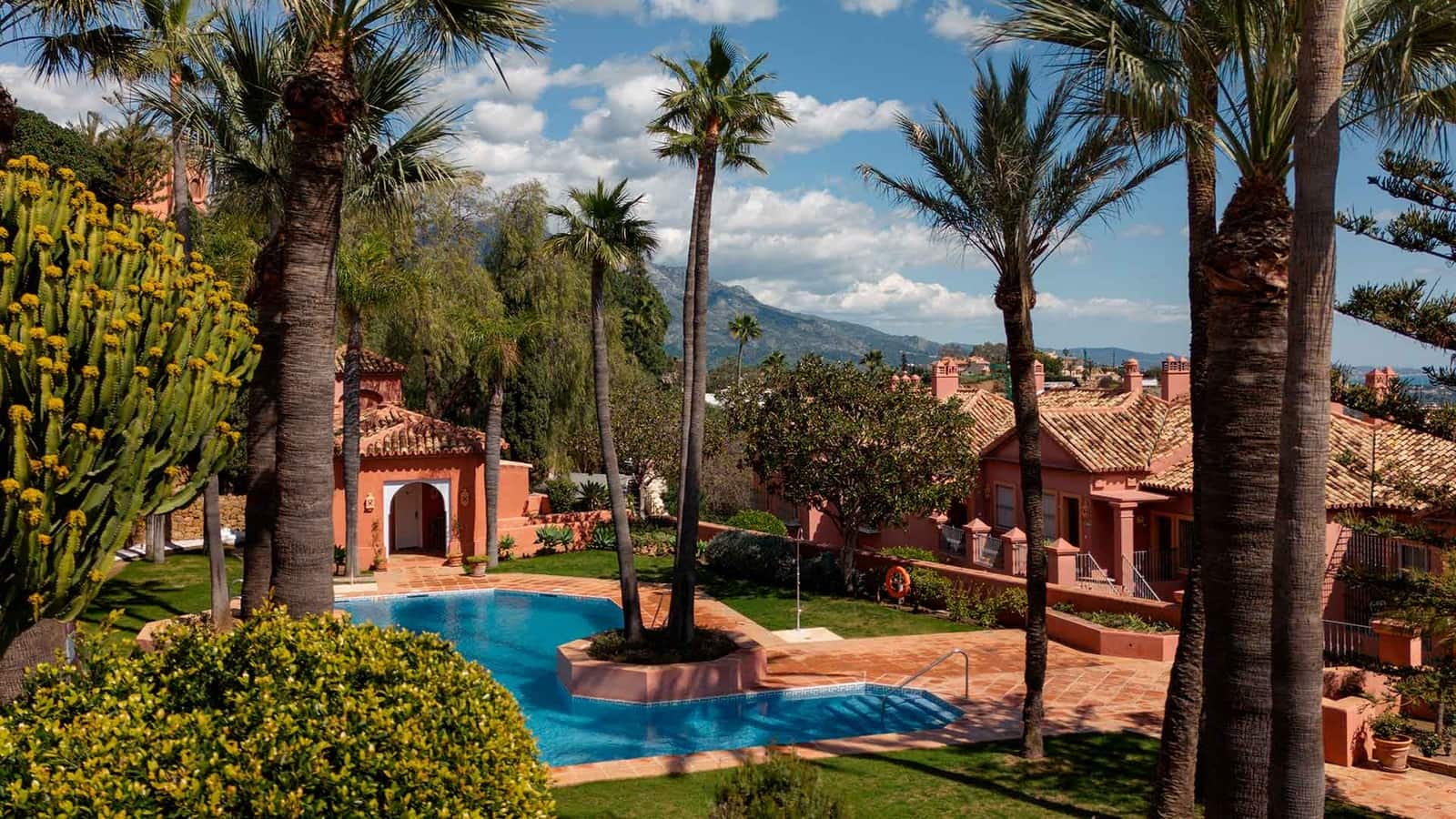 Leilighet til salgs i Monte Halcones med svømmebasseng - € 1 295 000 (Ref: 8993890)