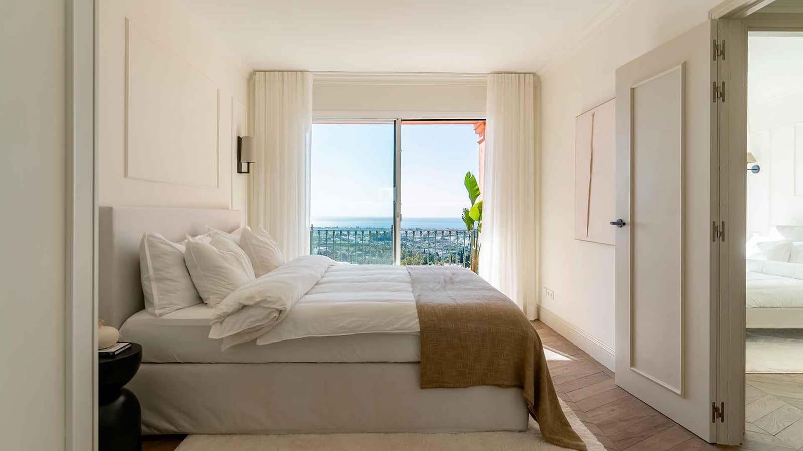 Leilighet til salgs i Monte Halcones med svømmebasseng - € 1 295 000 (Ref: 8993890)