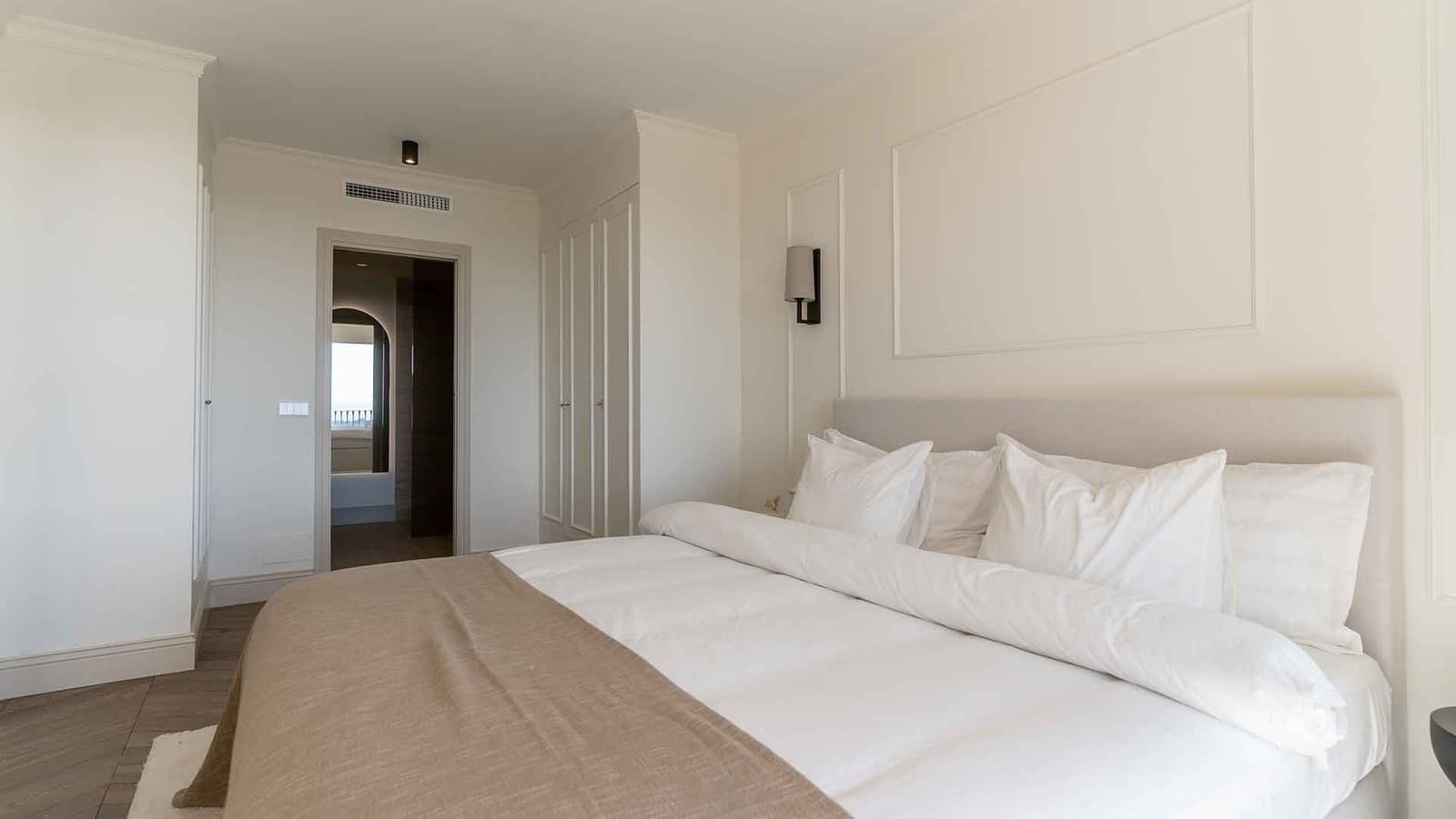 Leilighet til salgs i Monte Halcones med svømmebasseng - € 1 295 000 (Ref: 8993890)