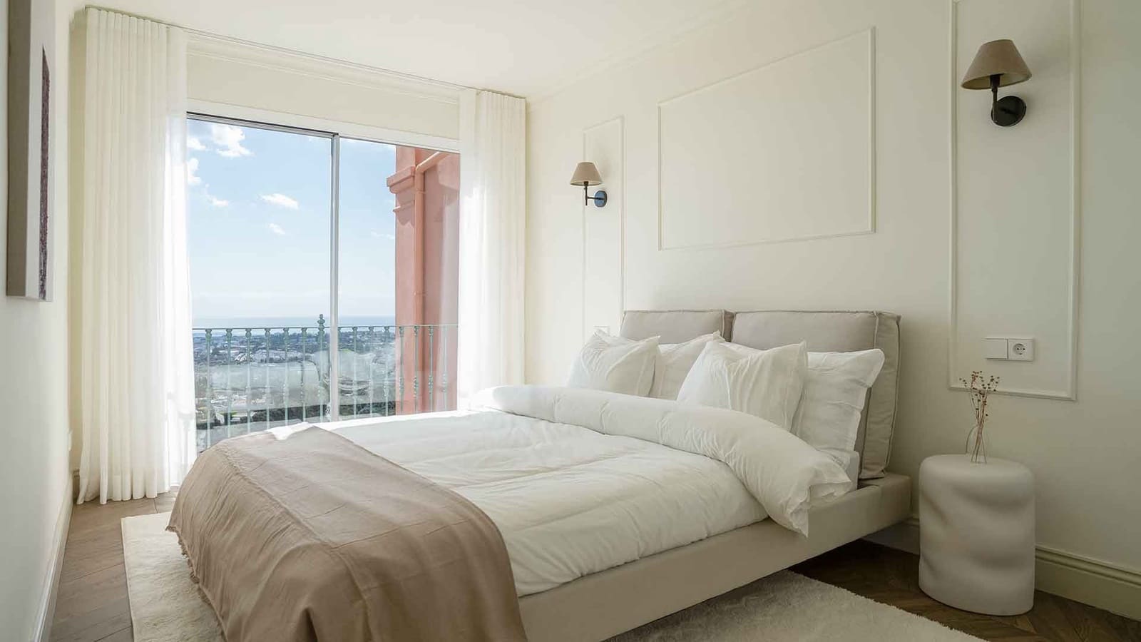 Leilighet til salgs i Monte Halcones med svømmebasseng - € 1 295 000 (Ref: 8993890)