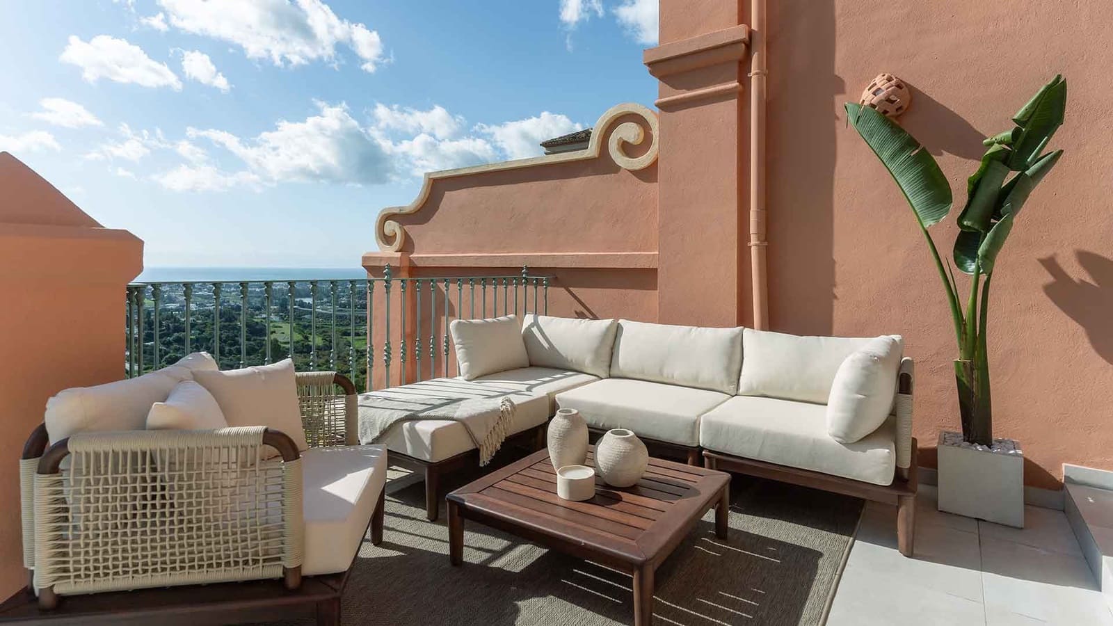 Leilighet til salgs i Monte Halcones med svømmebasseng - € 1 295 000 (Ref: 8993890)