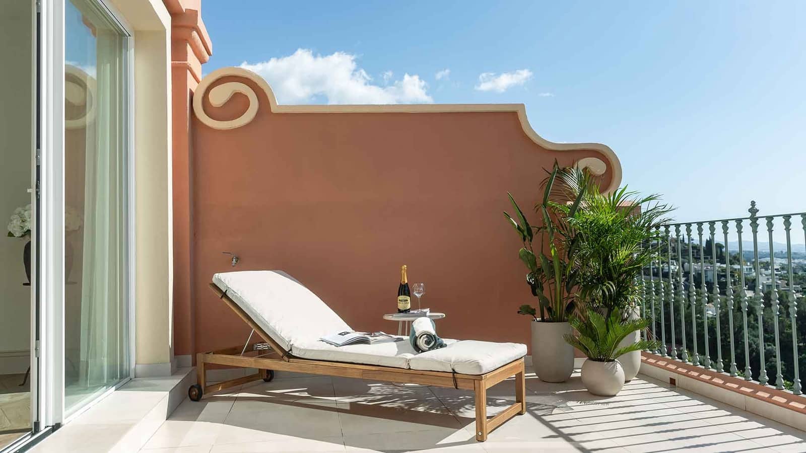 Leilighet til salgs i Monte Halcones med svømmebasseng - € 1 295 000 (Ref: 8993890)