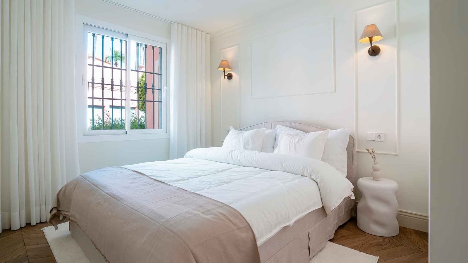 Leilighet til salgs i Monte Halcones med svømmebasseng - € 1 295 000 (Ref: 8993890)