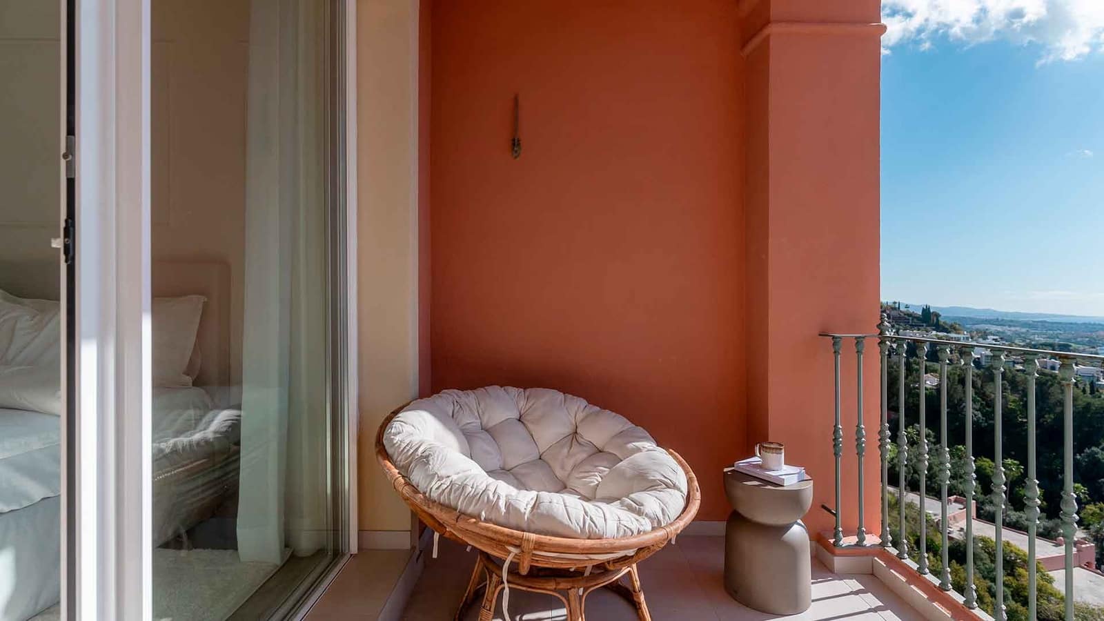 Leilighet til salgs i Monte Halcones med svømmebasseng - € 1 295 000 (Ref: 8993890)