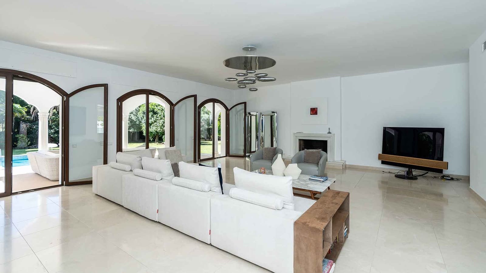 6 slaapkamer Villa te koop in Guadalmina met zwembad - € 4.995.000 (Ref: 9005048)