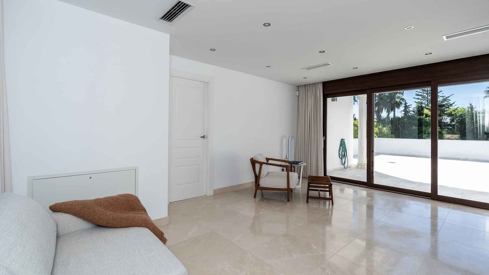 6 slaapkamer Villa te koop in Guadalmina met zwembad - € 4.995.000 (Ref: 9005048)