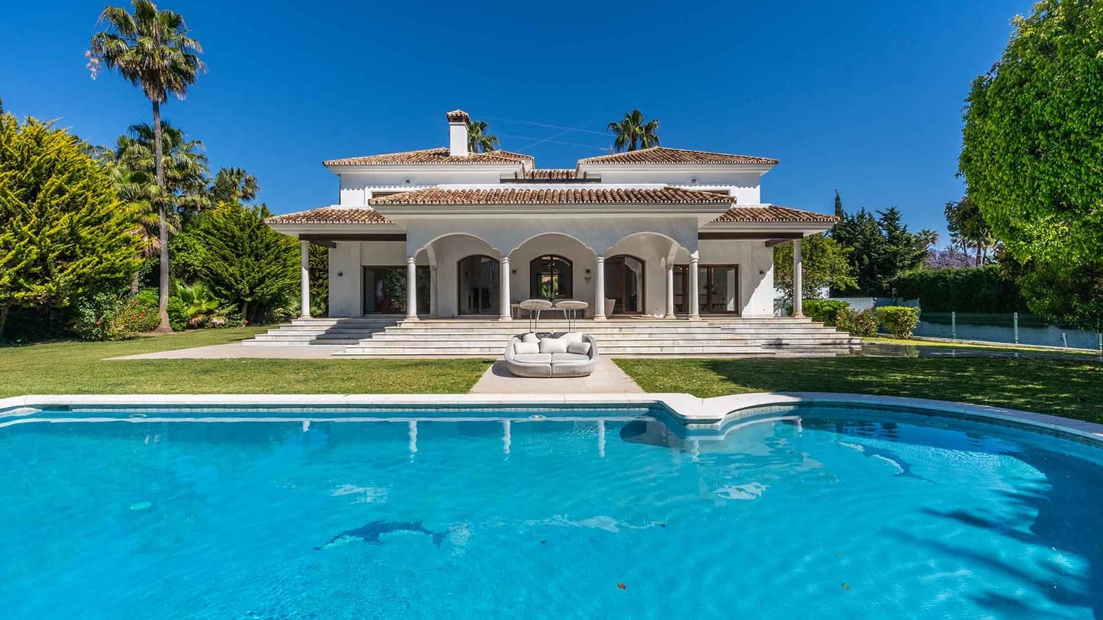 6 slaapkamer Villa te koop in Guadalmina met zwembad - € 4.995.000 (Ref: 9005048)