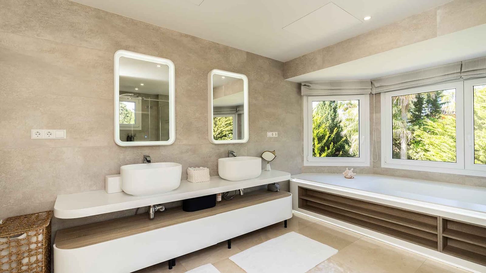 6 slaapkamer Villa te koop in Guadalmina met zwembad - € 4.995.000 (Ref: 9005048)