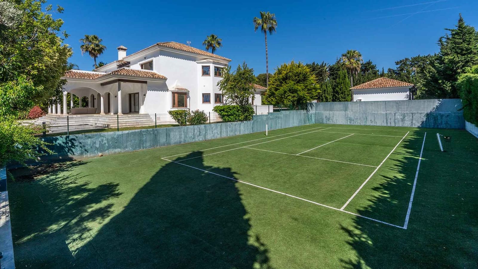 6 slaapkamer Villa te koop in Guadalmina met zwembad - € 4.995.000 (Ref: 9005048)