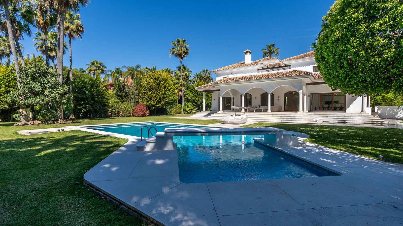 6 slaapkamer Villa te koop in Guadalmina met zwembad - € 4.995.000 (Ref: 9005048)