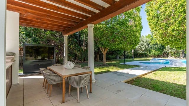 6 slaapkamer Villa te koop in Guadalmina, Marbella met zwembad - € 4.995.000 (Ref: 9005048)