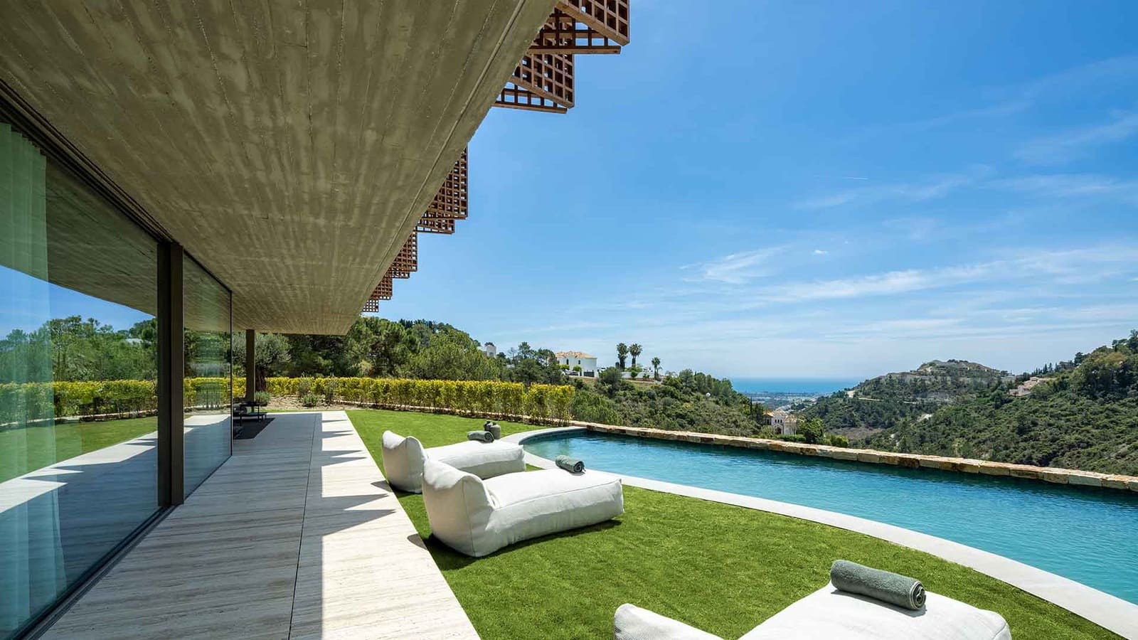 7 soverom Villa til salgs i El Madronal med svømmebasseng - € 10 800 000 (Ref: 9007186)