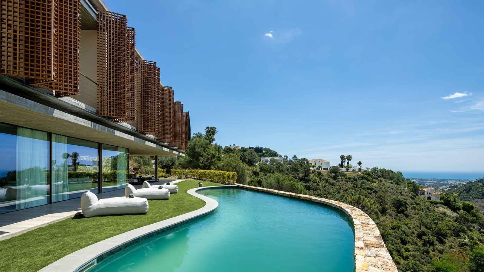 7 soverom Villa til salgs i El Madronal med svømmebasseng - € 10 800 000 (Ref: 9007186)