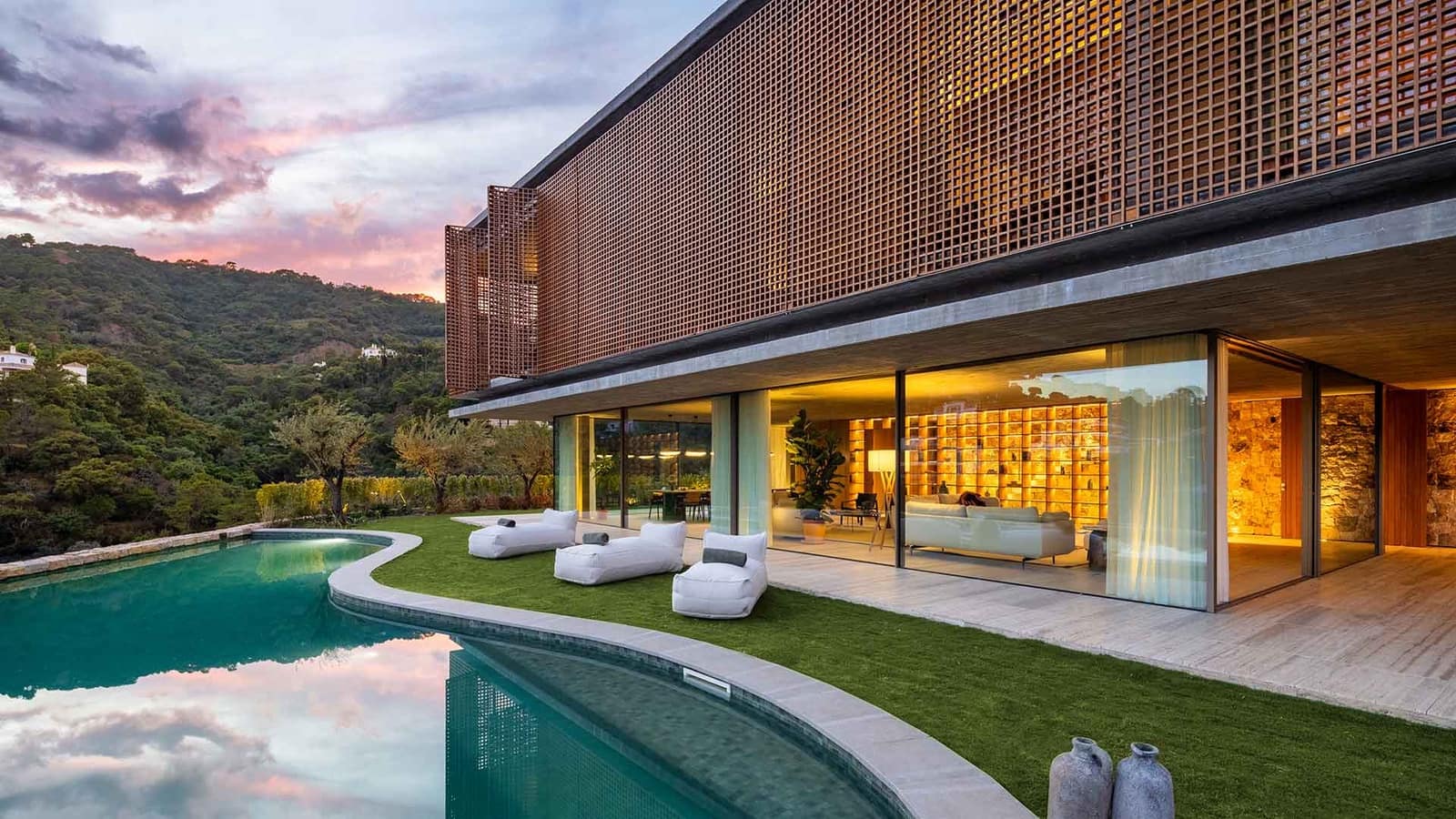 7 soverom Villa til salgs i El Madronal med svømmebasseng - € 10 800 000 (Ref: 9007186)