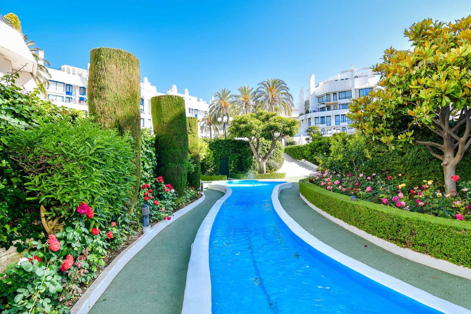 3 soveværelse Penthouse til salg i Marbella med swimmingpool - € 935.000 (Ref: 9014359)