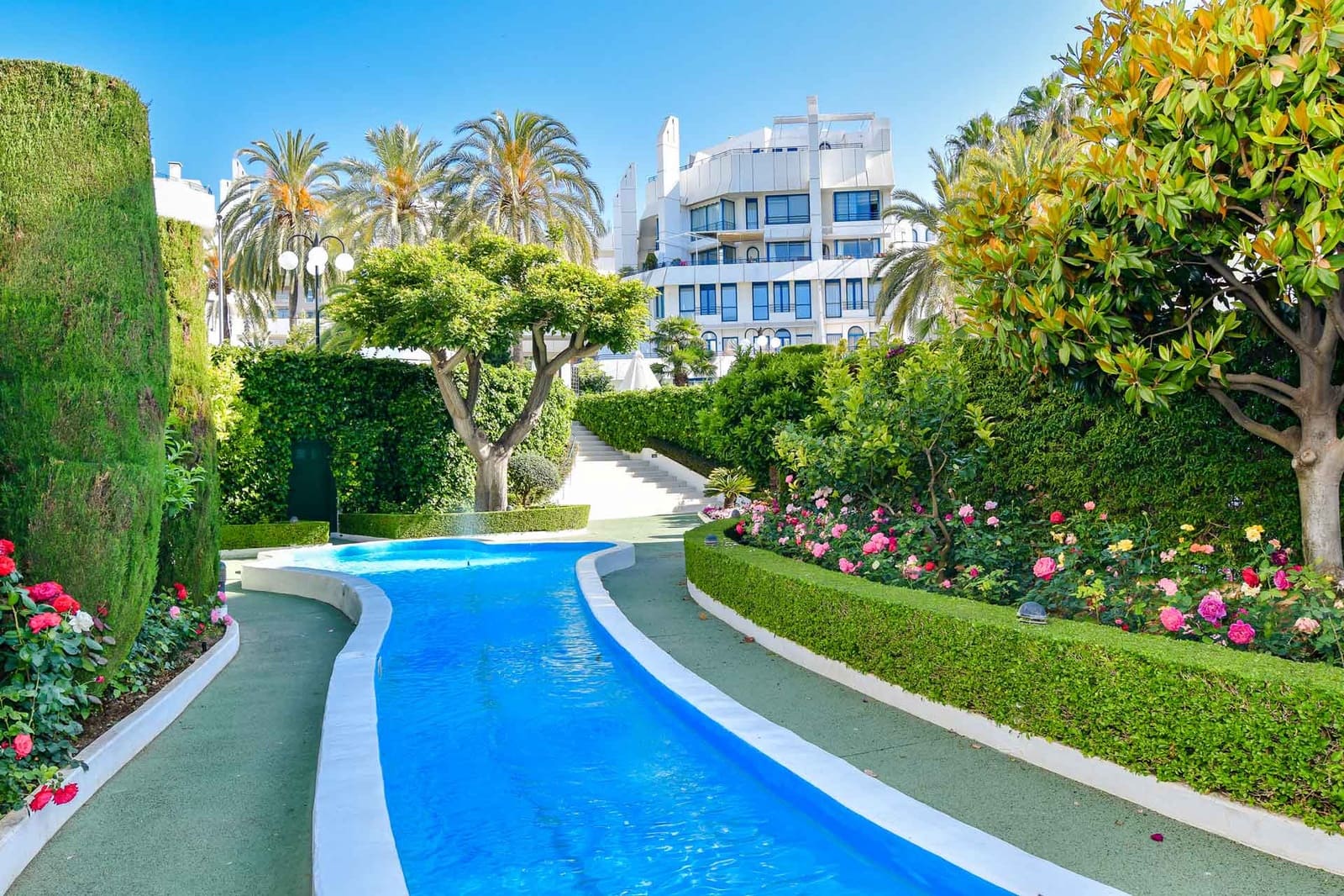 3 soveværelse Penthouse til salg i Marbella med swimmingpool - € 935.000 (Ref: 9014359)