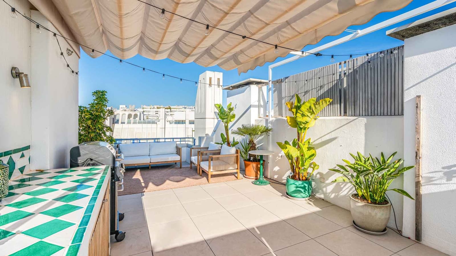 3 soveværelse Penthouse til salg i Marbella med swimmingpool - € 935.000 (Ref: 9014359)