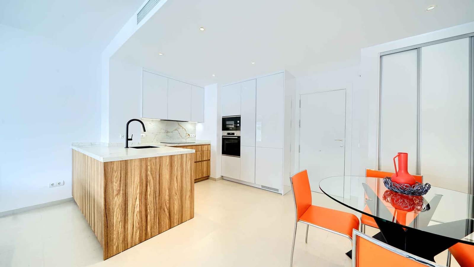 2 soveværelse Penthouse til salg i Golden Mile med swimmingpool - € 850.000 (Ref: 9032261)