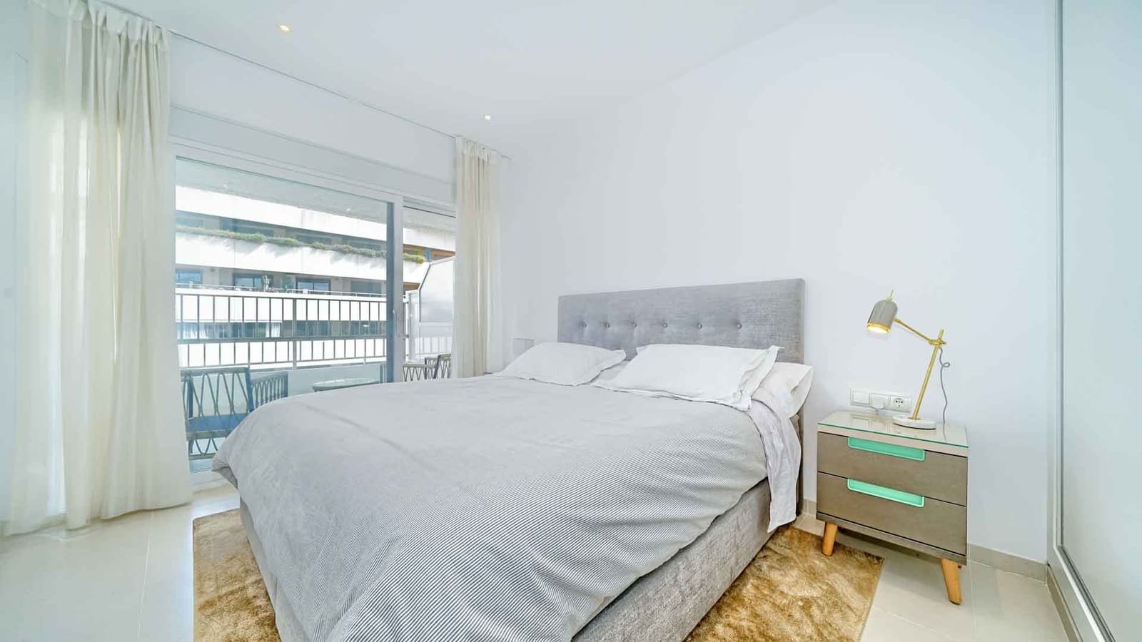 2 soveværelse Penthouse til salg i Golden Mile med swimmingpool - € 850.000 (Ref: 9032261)